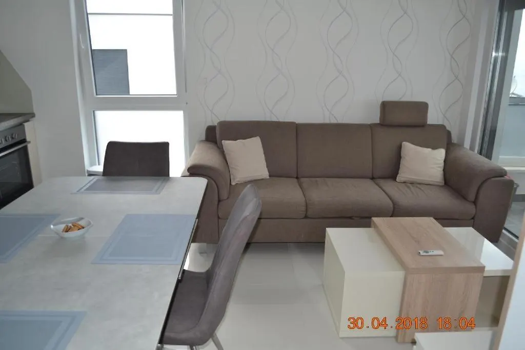Apartment My Paradies - Njivice Penthouse***