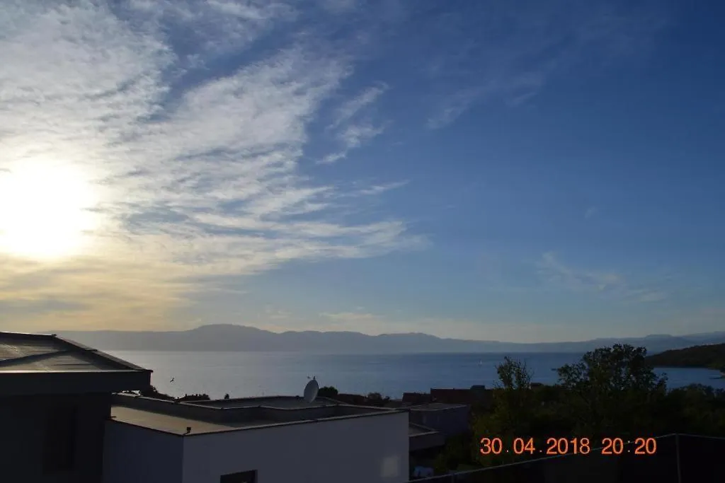 My Paradies - Njivice Penthouse*** 0*,  Croatia
